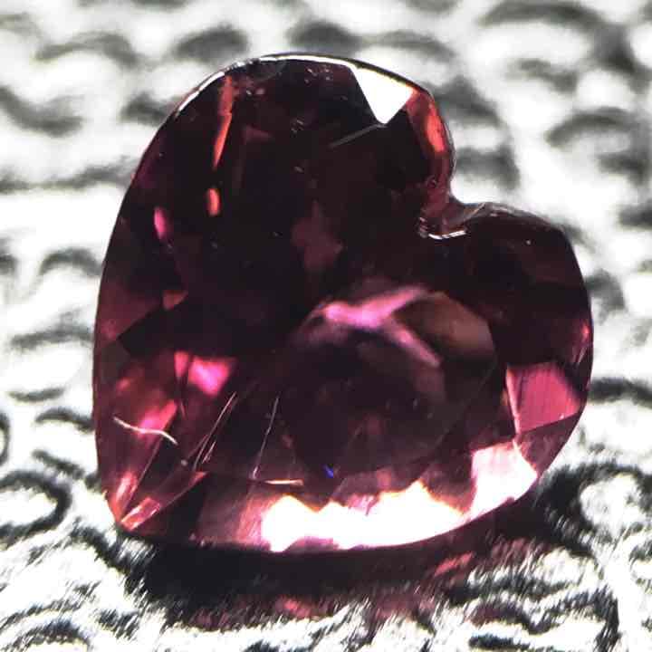 天然ピンクトルマリン 【ハートシェイプカット】 0.475ct