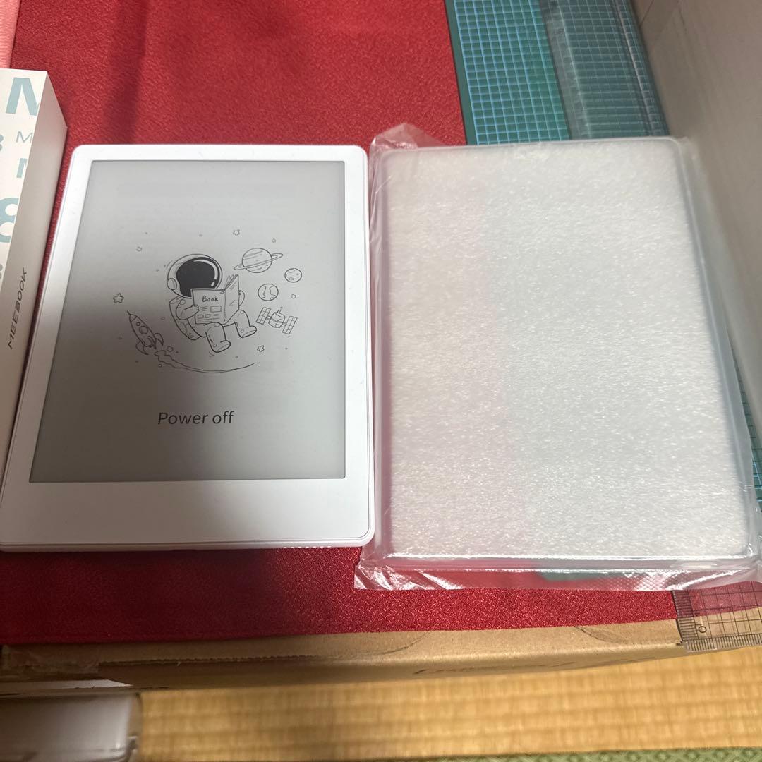 ほぼ新品MEEBOOK M8 電子書籍リーダー 本体　ケース付き