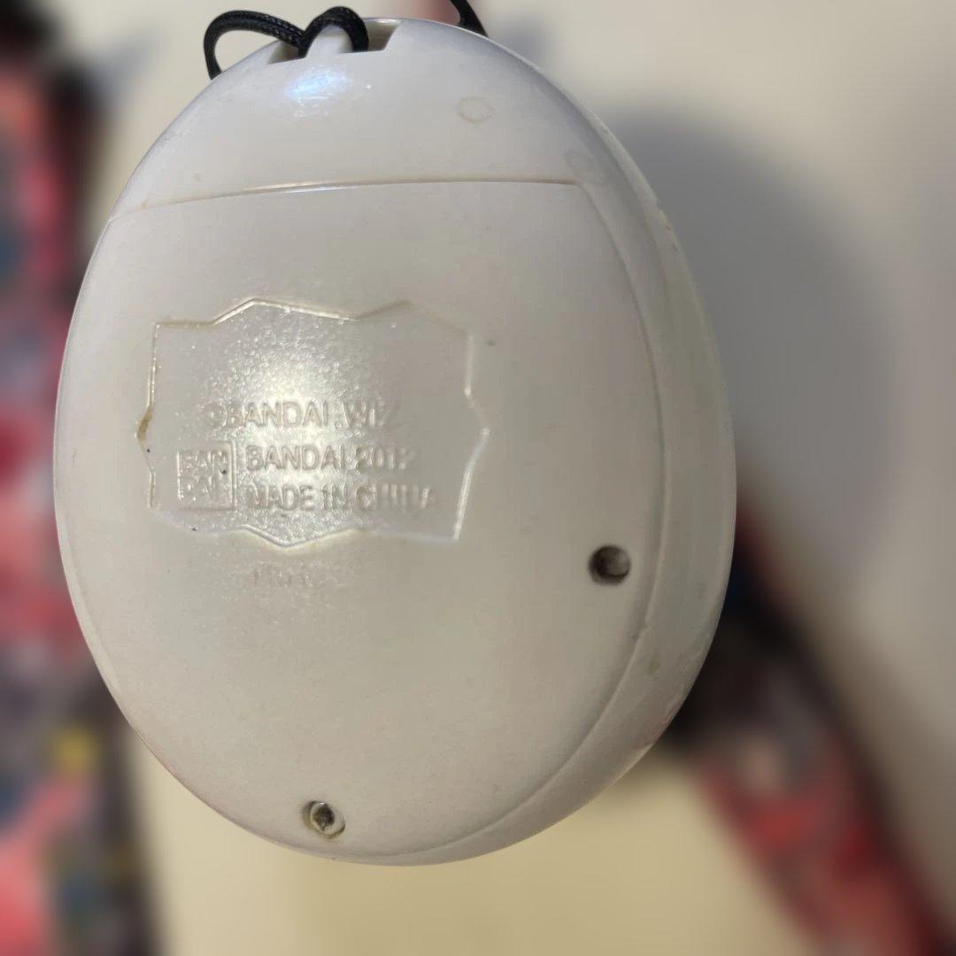 タマゴッチ ハート型クリアホワイト