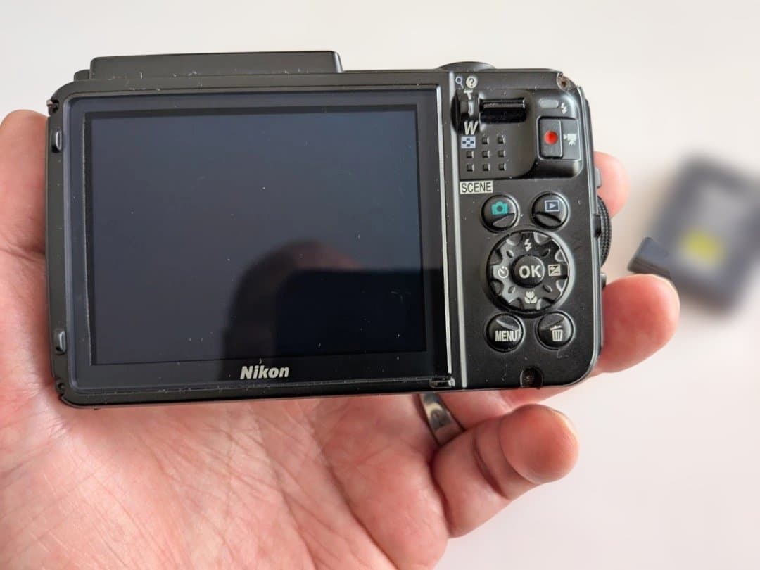 【美品】Nikon COOLPIX AW130 防水 耐衝撃デジタルカメラ