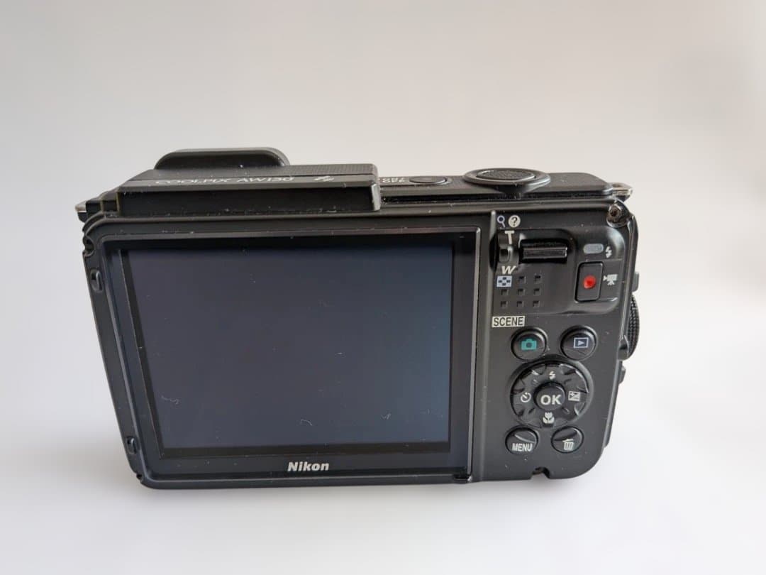 【美品】Nikon COOLPIX AW130 防水 耐衝撃デジタルカメラ