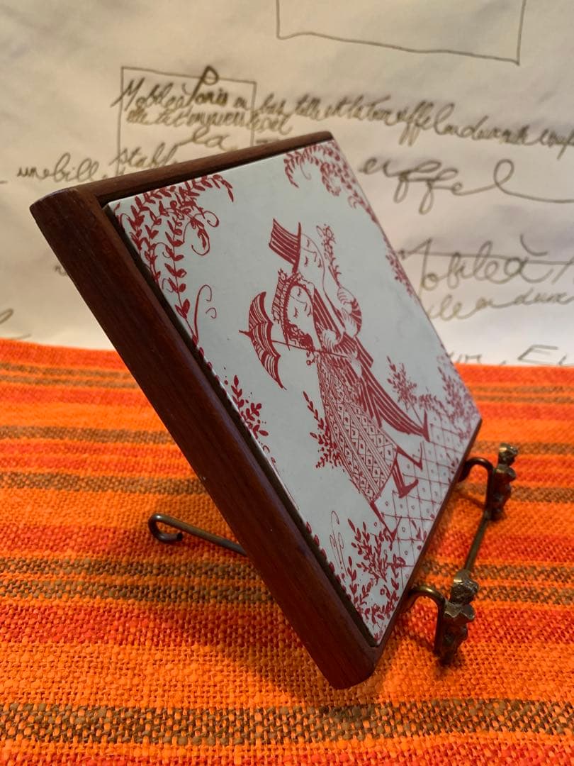 ビヨンヴィンブラッド　レアな1960年代ニモール窯のビンテージタイルの額装品！