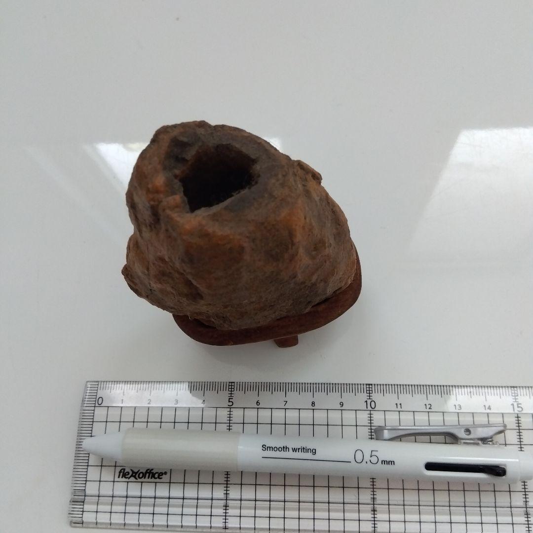 自然石 水石 木製台座付き 約8cm高 自然の穴あり 壺石　一輪挿し