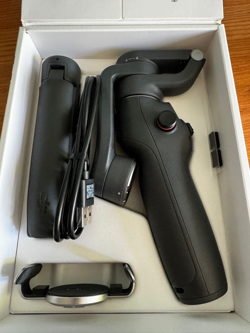 DJI Osmo Mobile6 スマートフォンスタビライザー　ストレートグレー