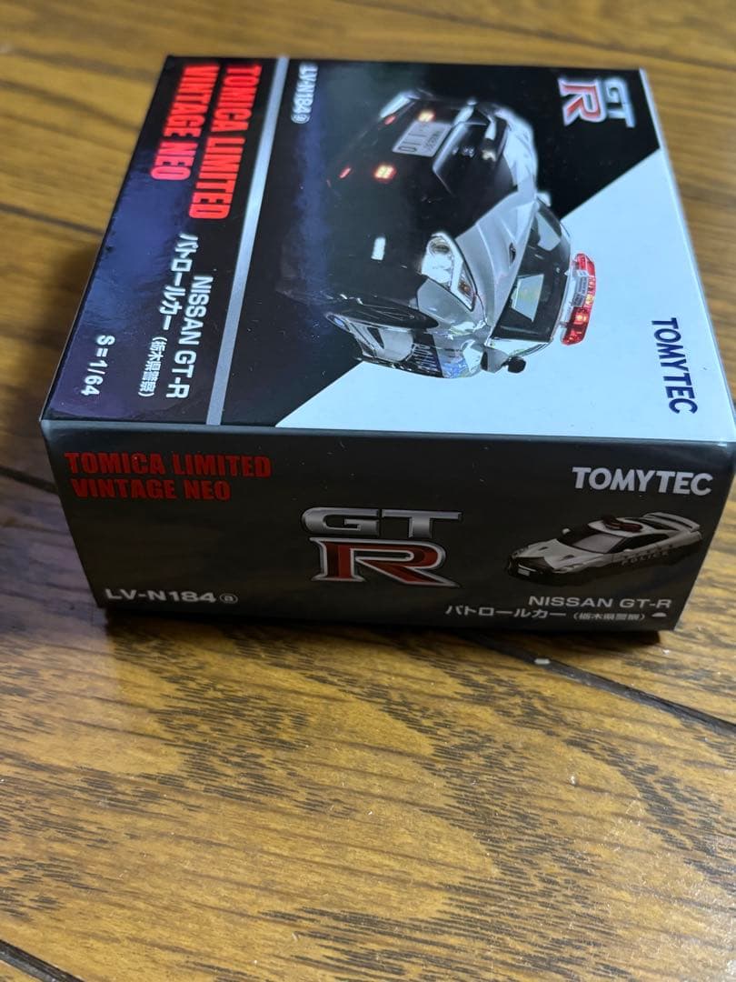 トミカリミテッド　ビンテージネオ　GT-R パトロールカー