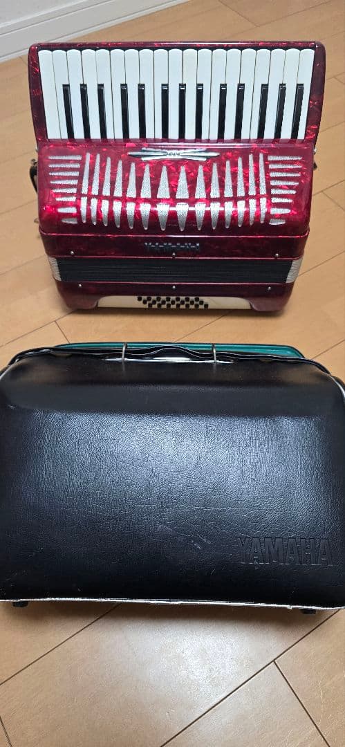 YAMAHA アコーディオン 赤 22鍵 ケース付き