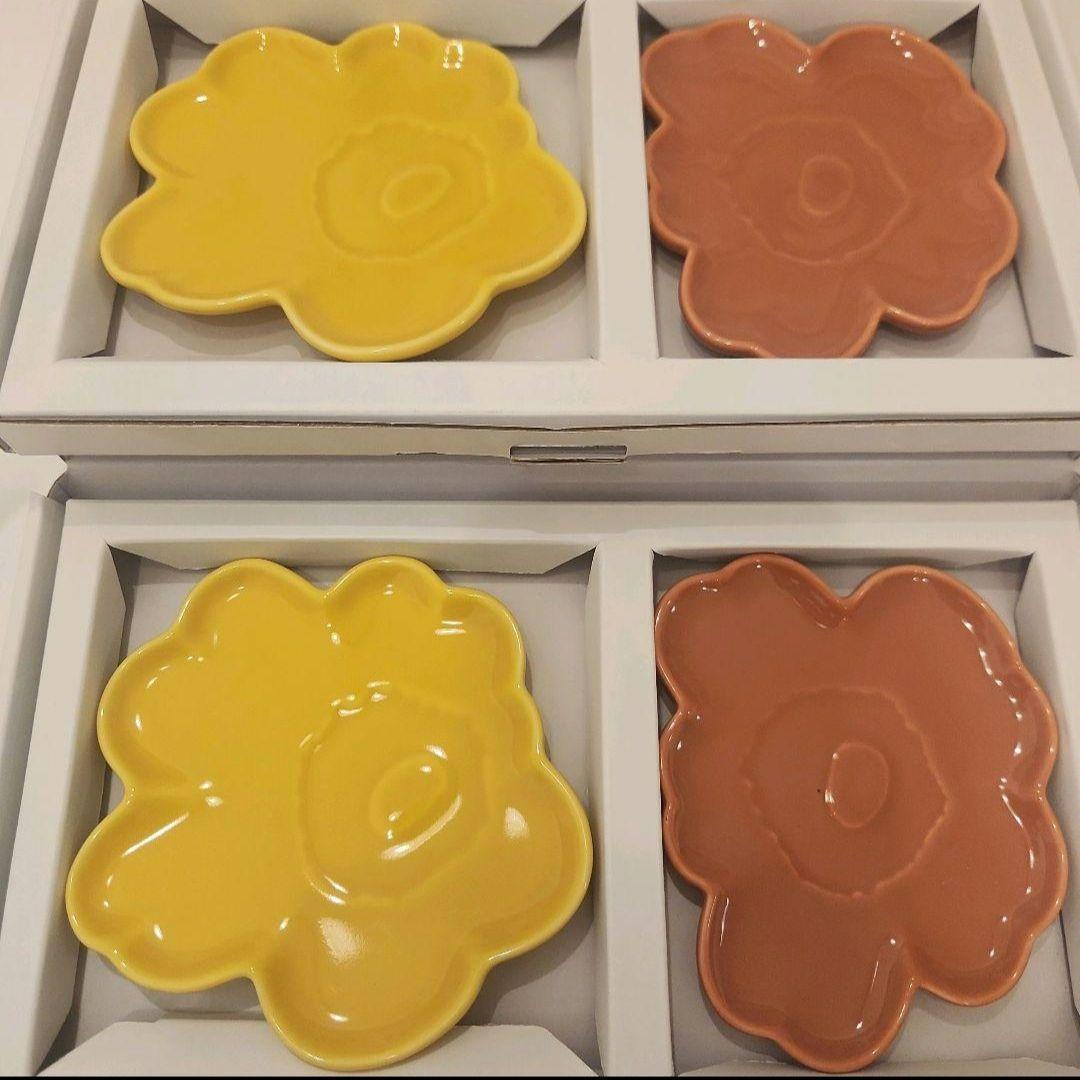 新品 ✨マリメッコ 60周年 プレートセットウニッコ 2枚セット ピンク 黄 皿