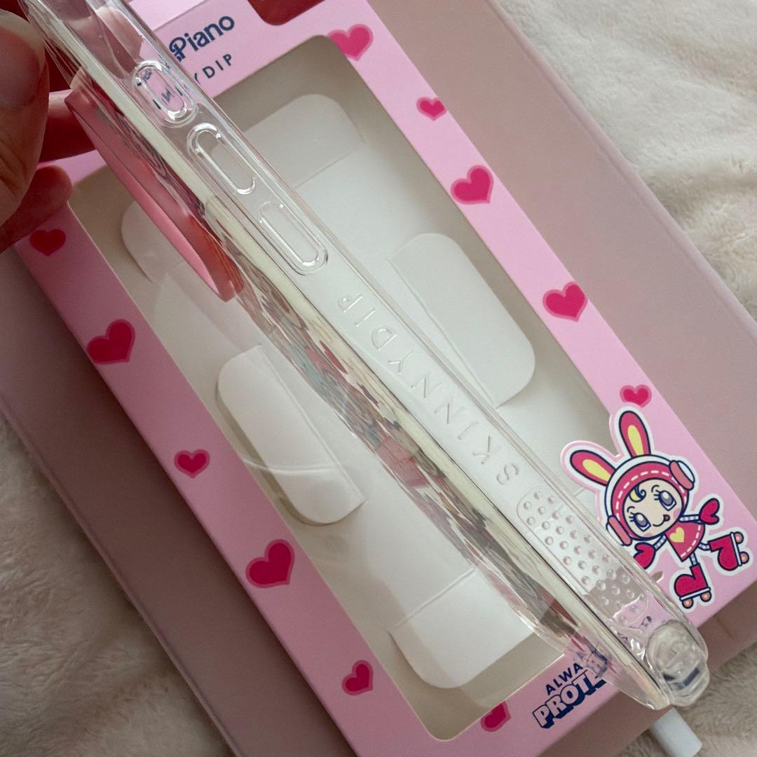 SKINNYDIP mezzo piano iPhone 16 Pro ケース