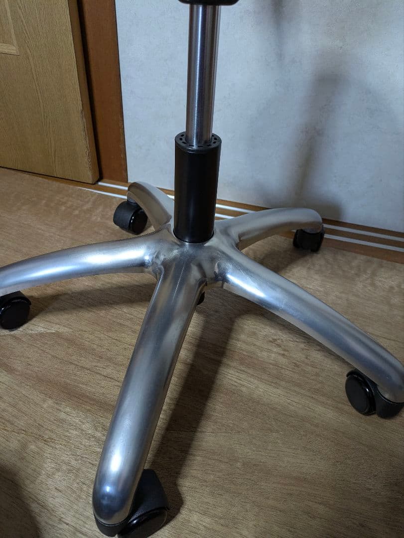 アーユルチェアー　キャスタータイプ　プレミアムモデル01（体圧分散マット付き）