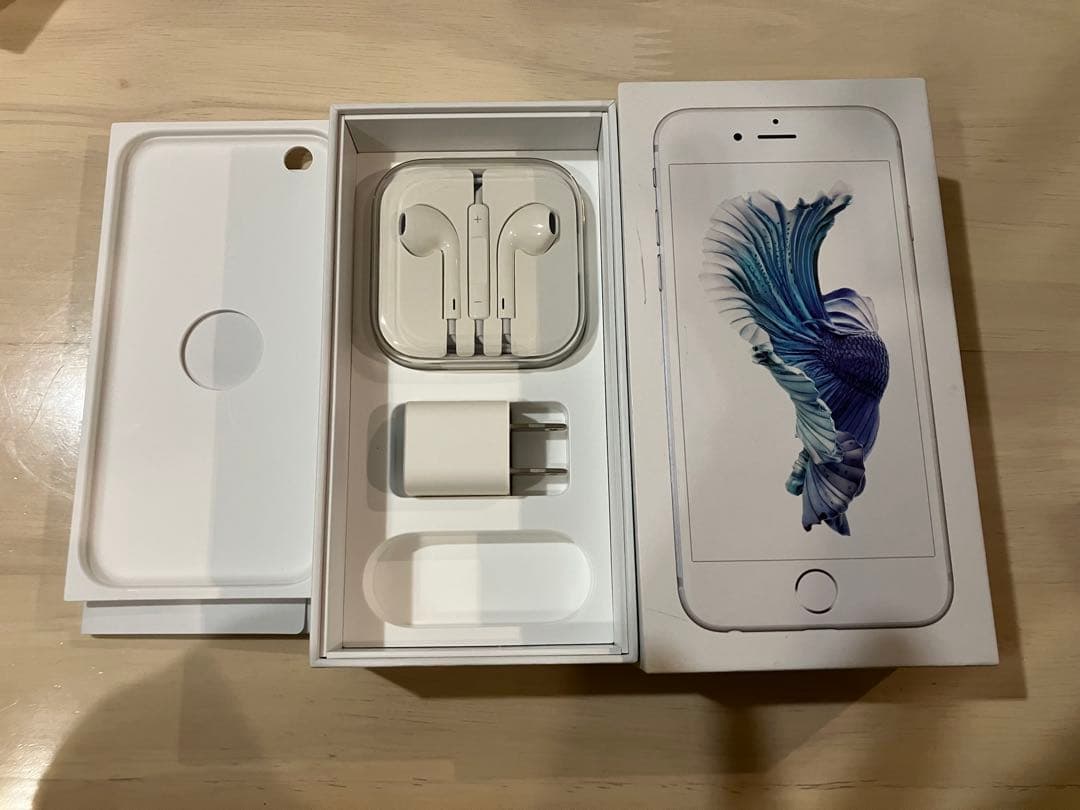 iPhone6S シルバー 本体 64GB 最大容量83%