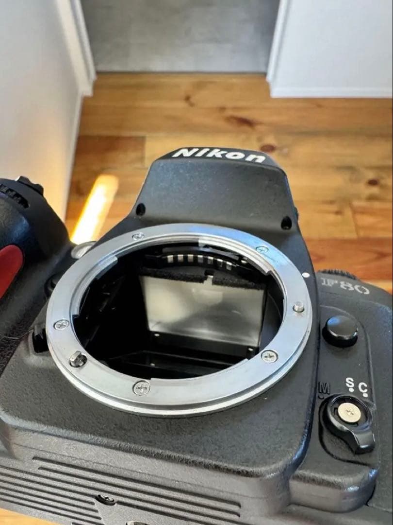 Nikon F80 フィルム一眼レフカメラ
