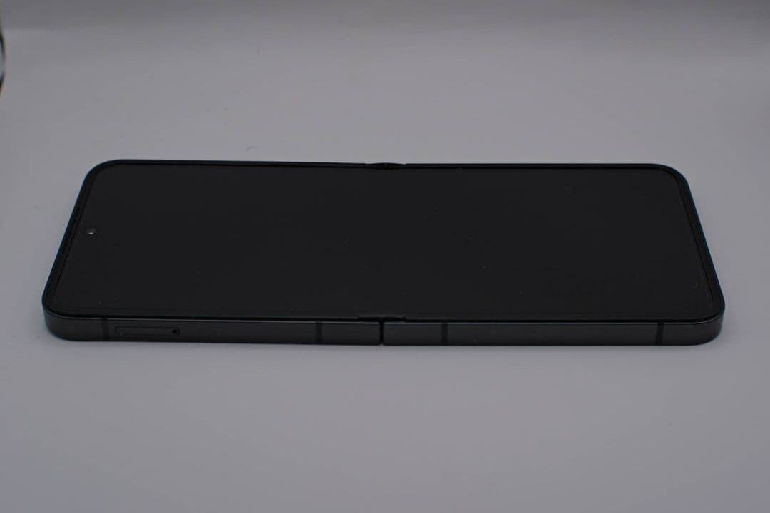 【美品】Galaxy zflip6 オンライン限定クラフテッドブラック