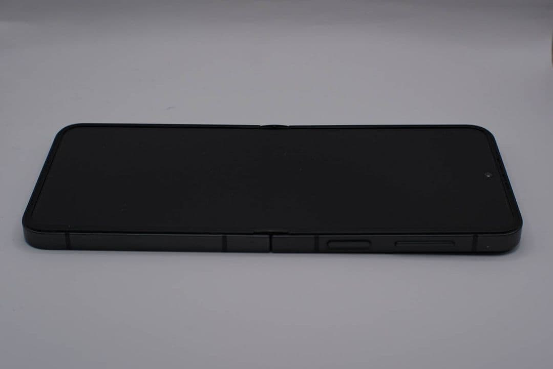 【美品】Galaxy zflip6 オンライン限定クラフテッドブラック