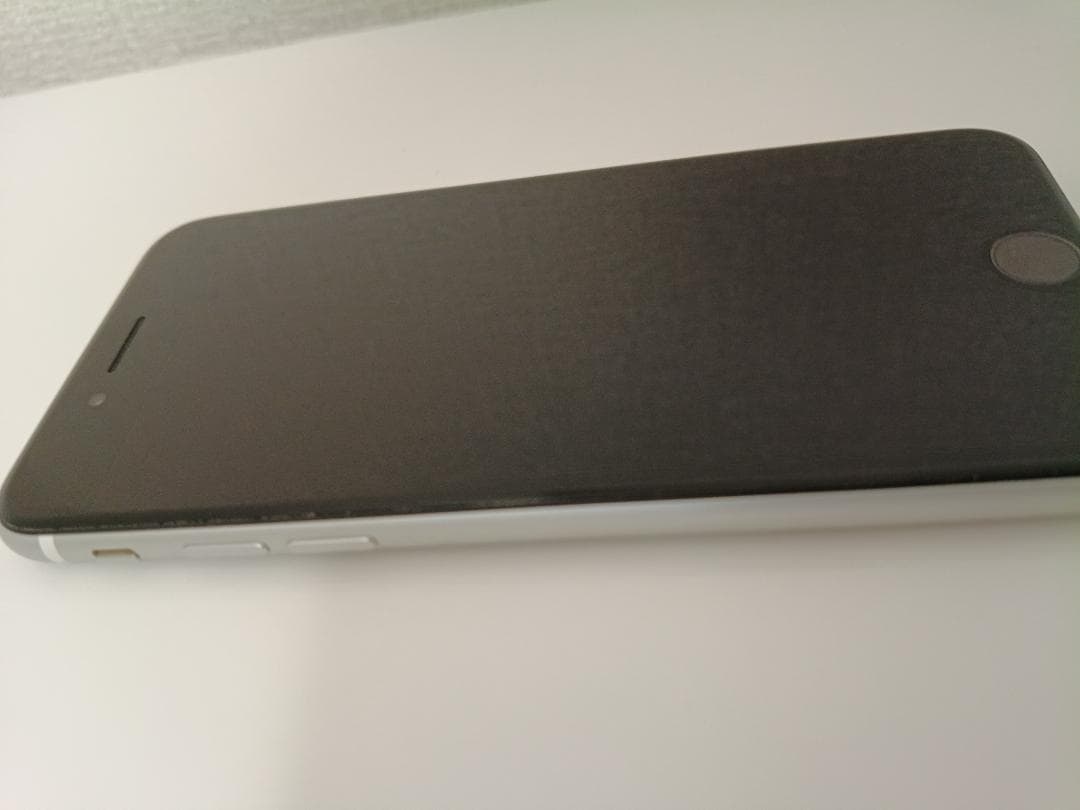 【美品】iPhone SE2 64GB ホワイト SIMフリー 箱あり