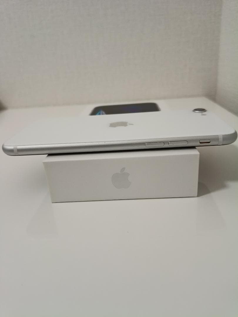 【美品】iPhone SE2 64GB ホワイト SIMフリー 箱あり