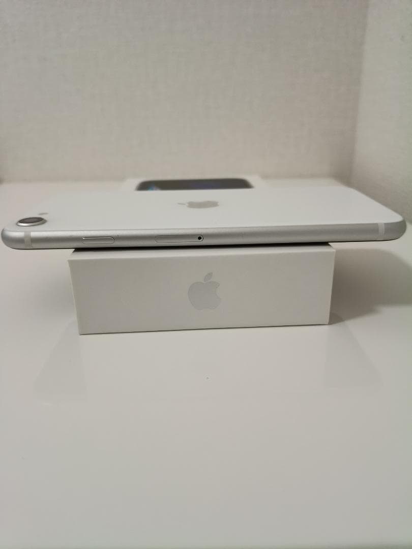 【美品】iPhone SE2 64GB ホワイト SIMフリー 箱あり