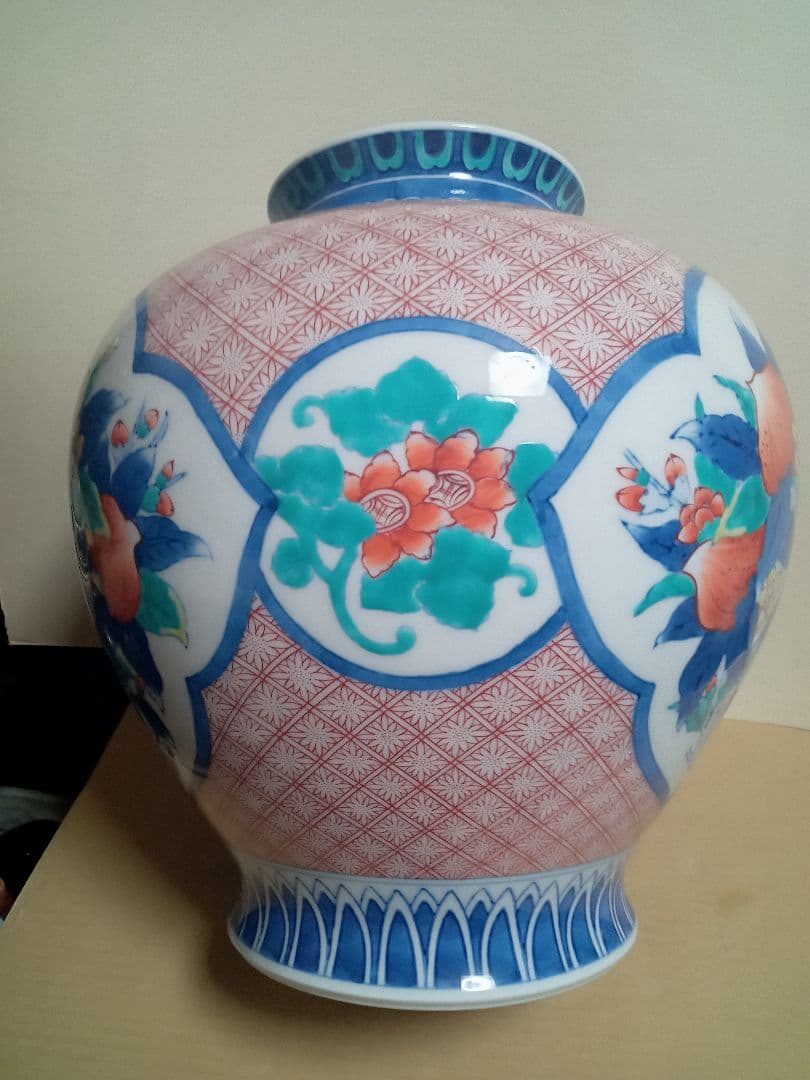 色鍋島桃絵松右衛門の作品です写真１７枚です