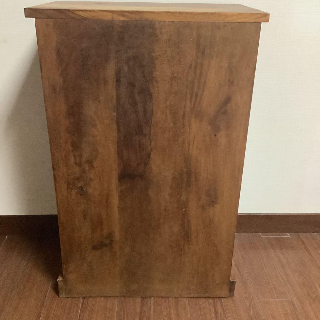 アンティーク風 木製ブラウンチェスト 3段 ガラス扉付き