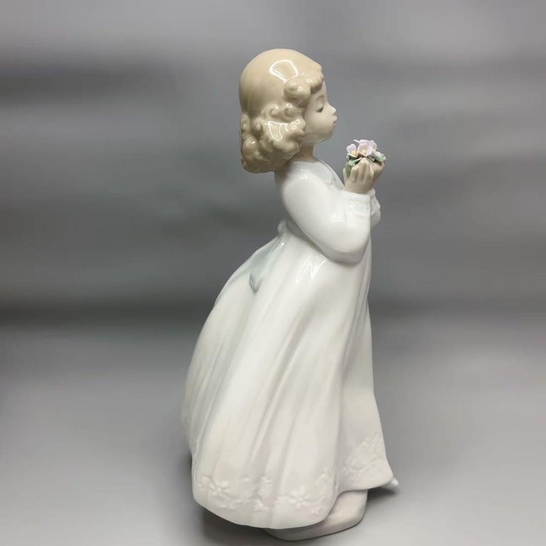 リヤドロ ナオ 1444 大好きなお花 フィギュリン 置物