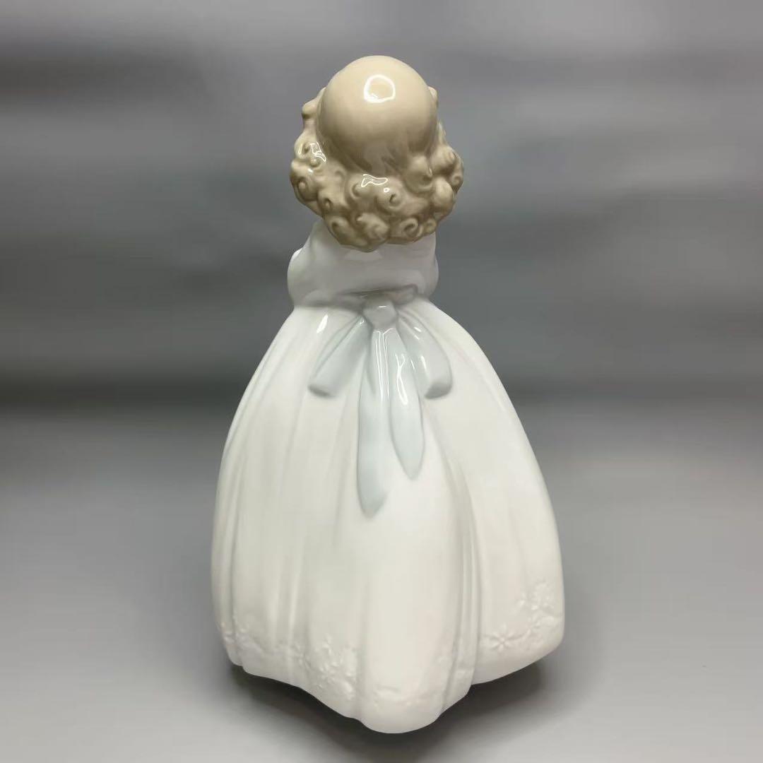 リヤドロ ナオ 1444 大好きなお花 フィギュリン 置物