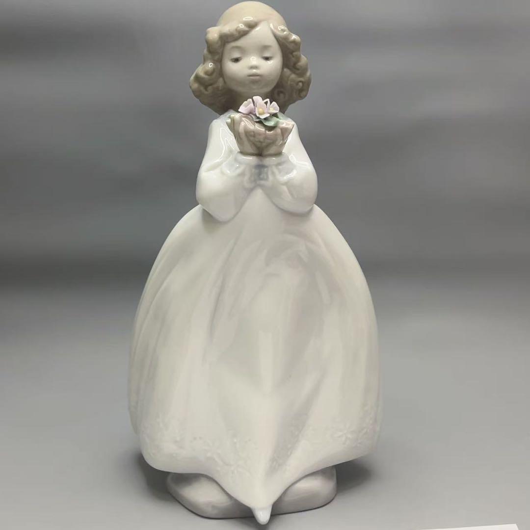 リヤドロ ナオ 1444 大好きなお花 フィギュリン 置物