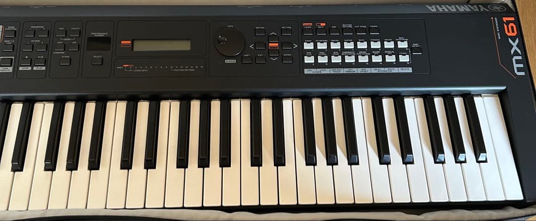 【美品 数回使用】Yamaha MX61 BK シンセサイザー 61鍵