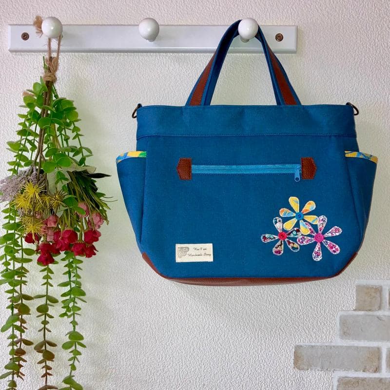 ☆新作！お出掛けトート☆3WAY☆リバティパッチワーク☆蝶々モチーフ☆帆布