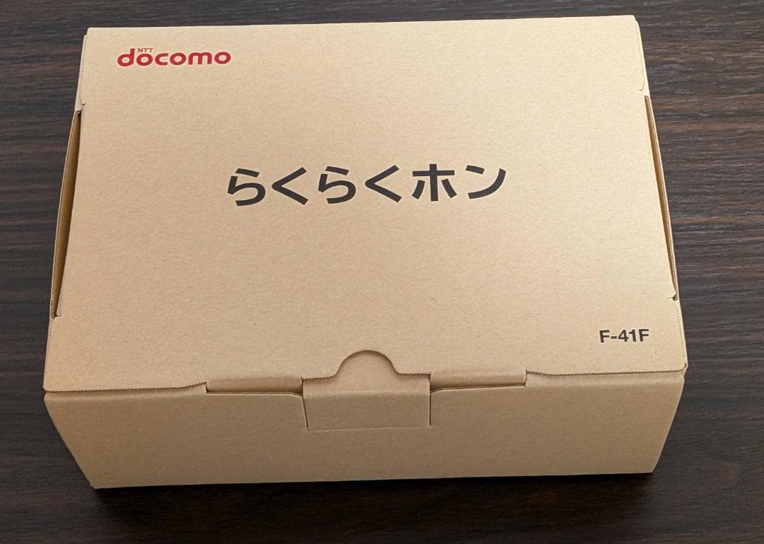 docomo らくらくホン F-41F ホワイト