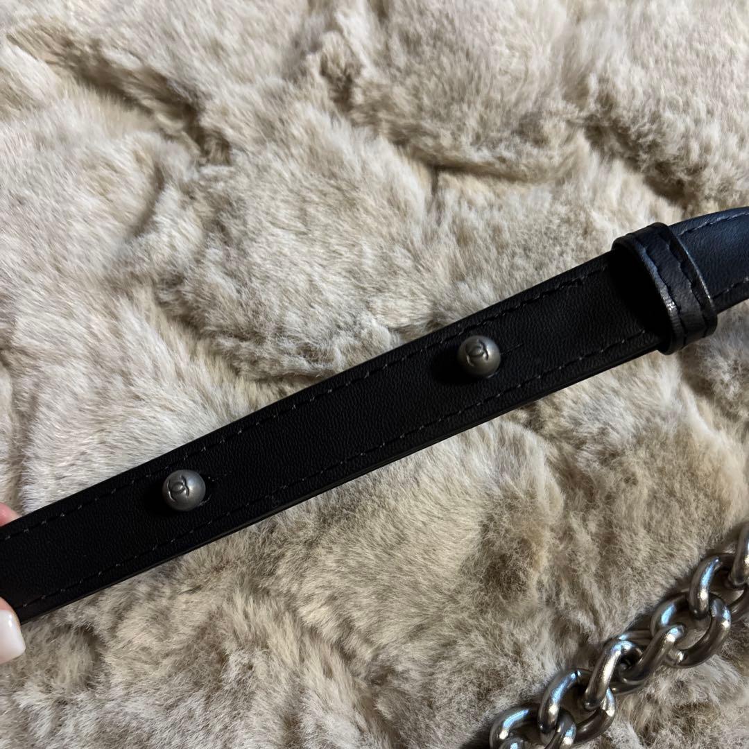 ノベルティ　レザーキルティング　ショルダーバック　ブラック