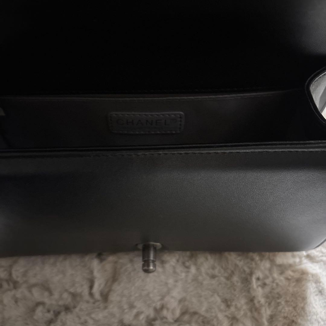 ノベルティ　レザーキルティング　ショルダーバック　ブラック