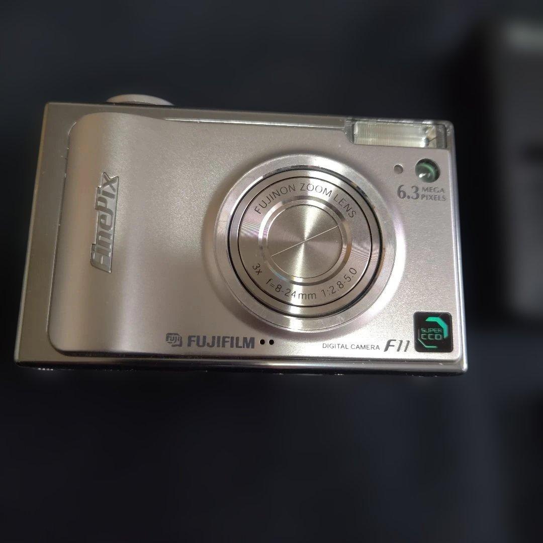 FUJIFILMオールドコンデジ FinePix F11 美品