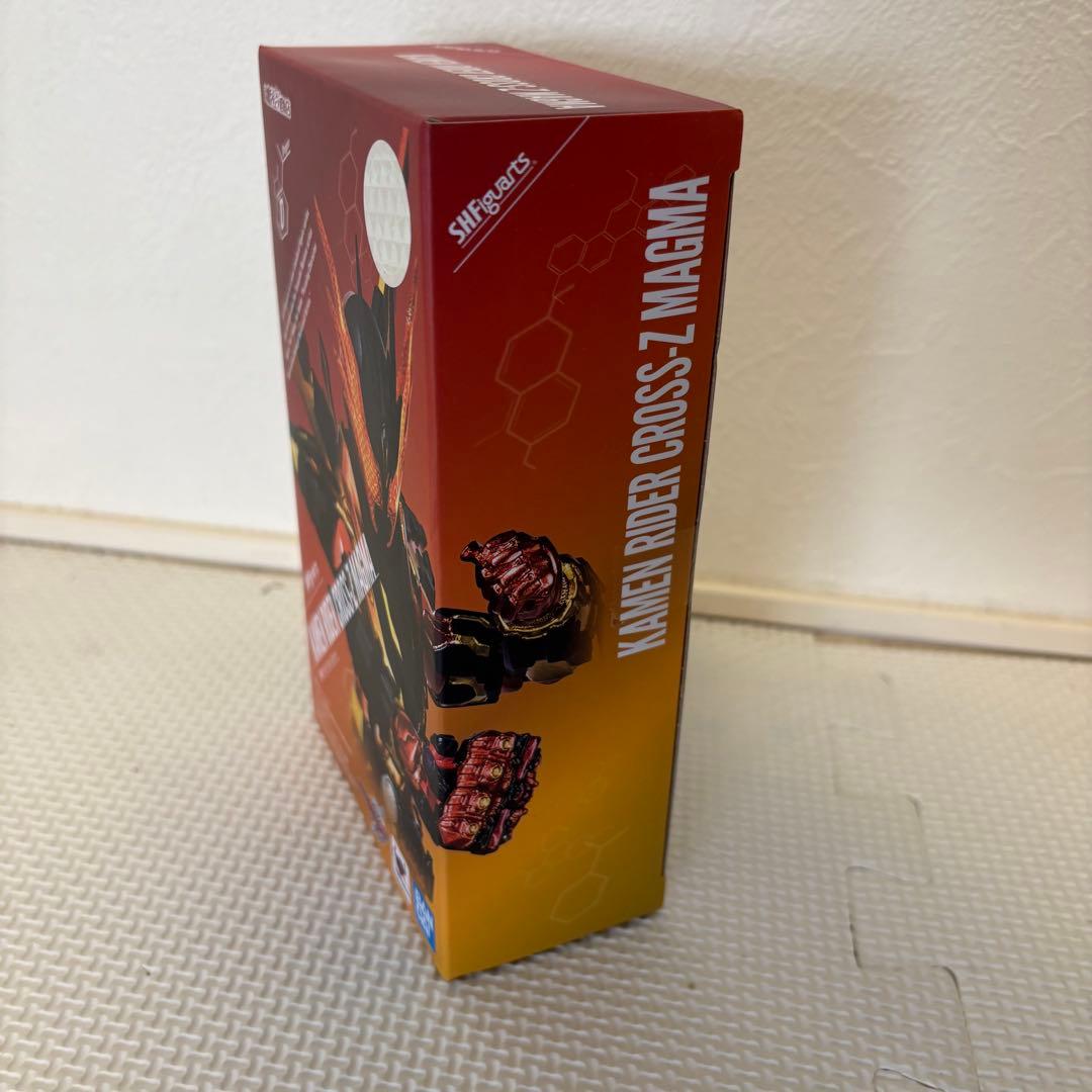 【未開封】S.H.Figuarts仮面ライダークローズマグマ