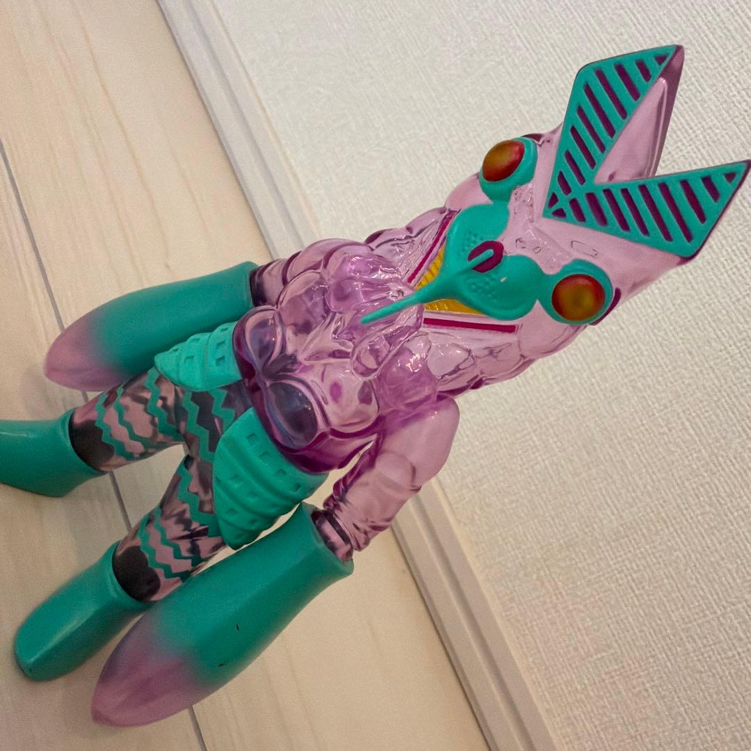 KAIJIN x One up. バルタン星人 クリアパープル