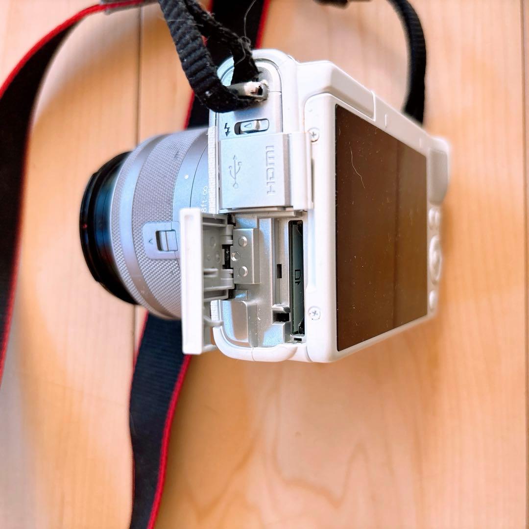 ミラーレス一眼 一眼レフカメラ Canon EOSM 100