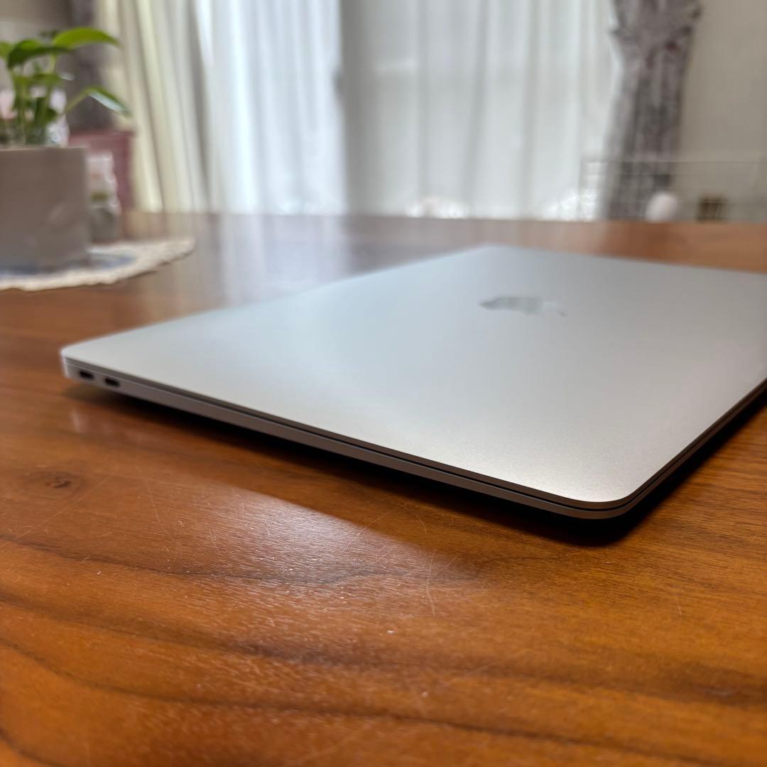 【超美品】 Apple MacBook Air_13インチ