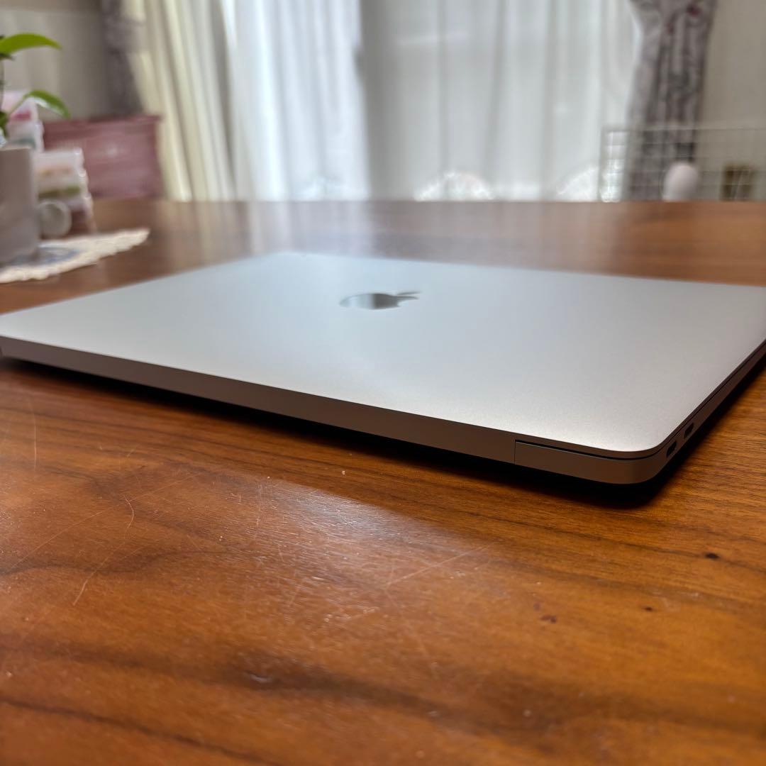 【超美品】 Apple MacBook Air_13インチ