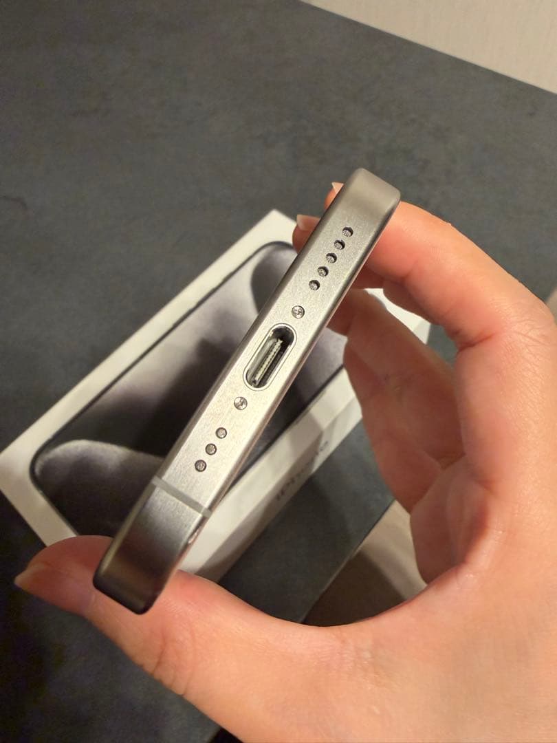 Apple iPhone 15 Pro 本体　512GB