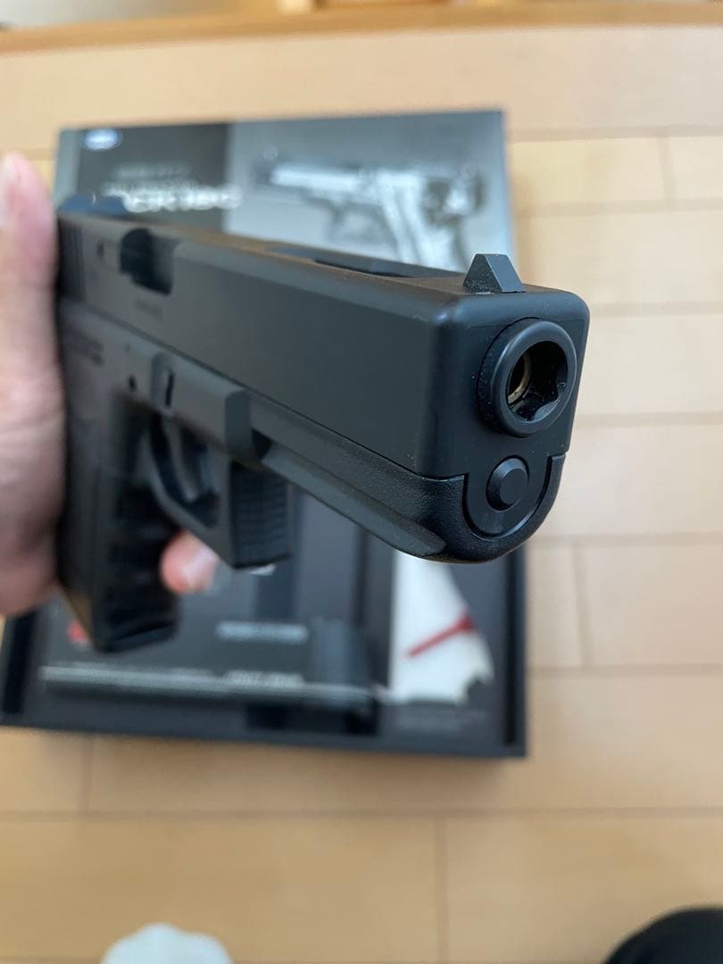 GLOCK 18C 電動ガン 2本マガジン付き