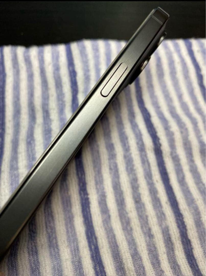 【美品】iPhone15pro 512G ブラックチタニウム バッテリー95％