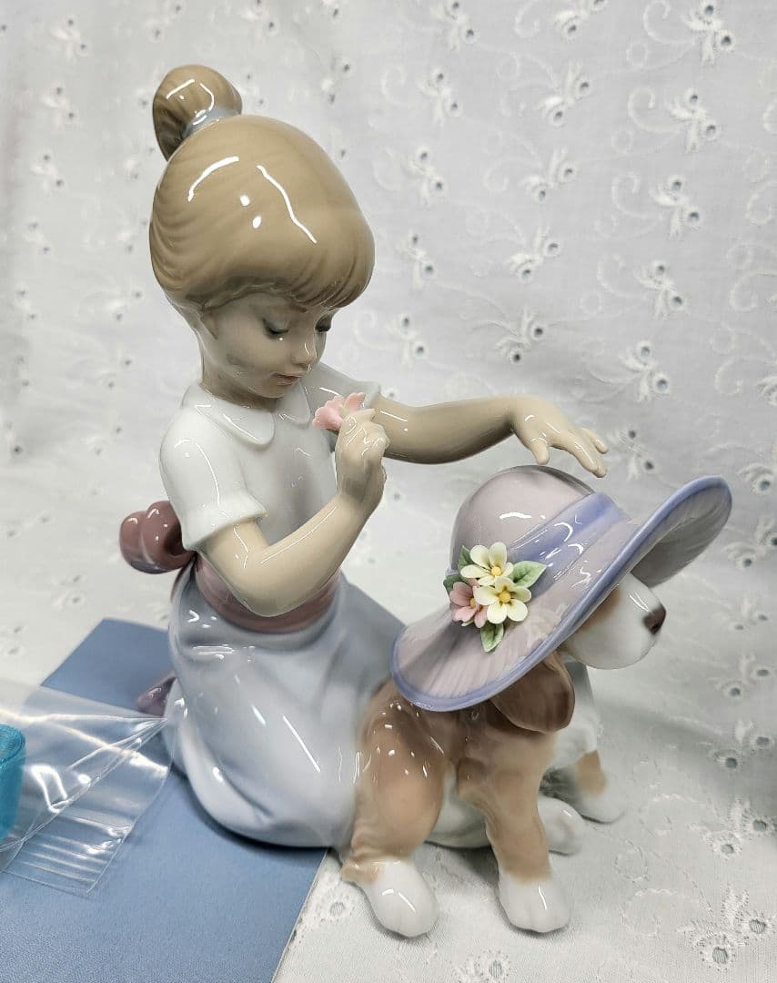 未使用近✨リヤドロ「おめかししようね」 6862 置物 オブジェ 箱 少女 犬