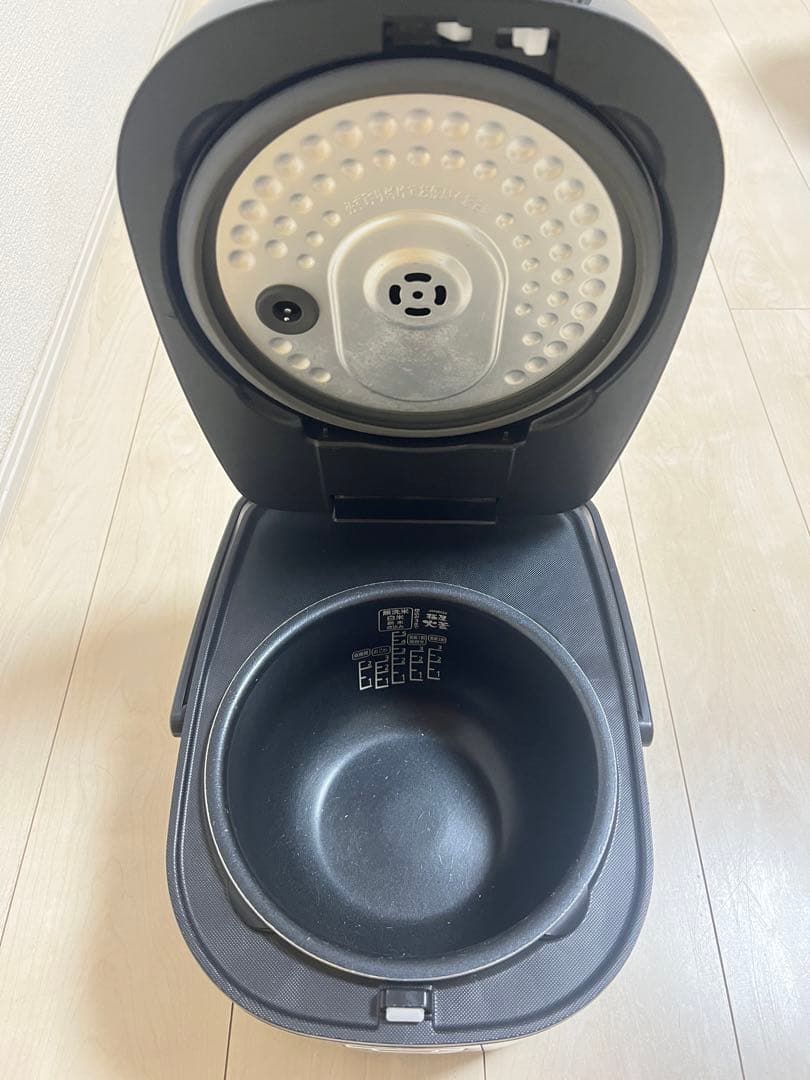 【2022年製・美品】アイリスオーヤマIH炊飯器5.5合炊き極厚火釜 ブラック