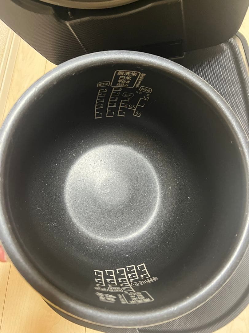 【2022年製・美品】アイリスオーヤマIH炊飯器5.5合炊き極厚火釜 ブラック