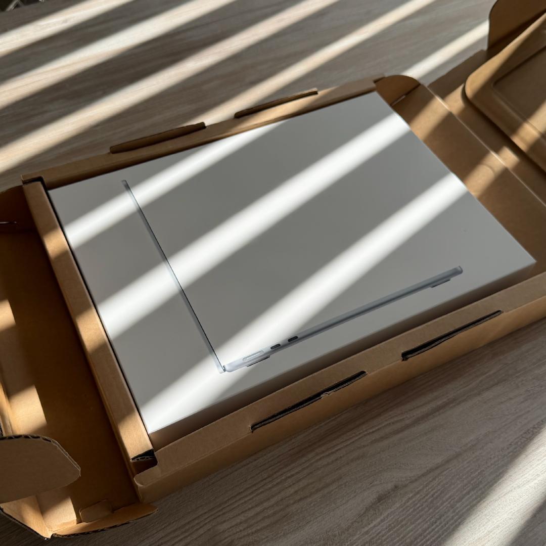 大容量1TB Apple MacBook Air M4 スカイブルー