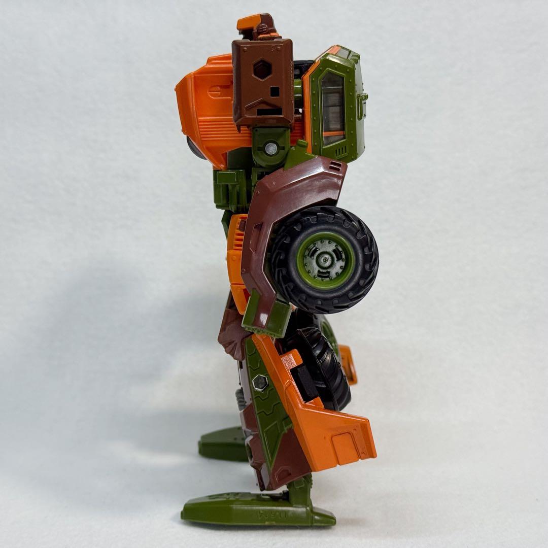 トランスフォーマーレジェンズ　ロードバスター