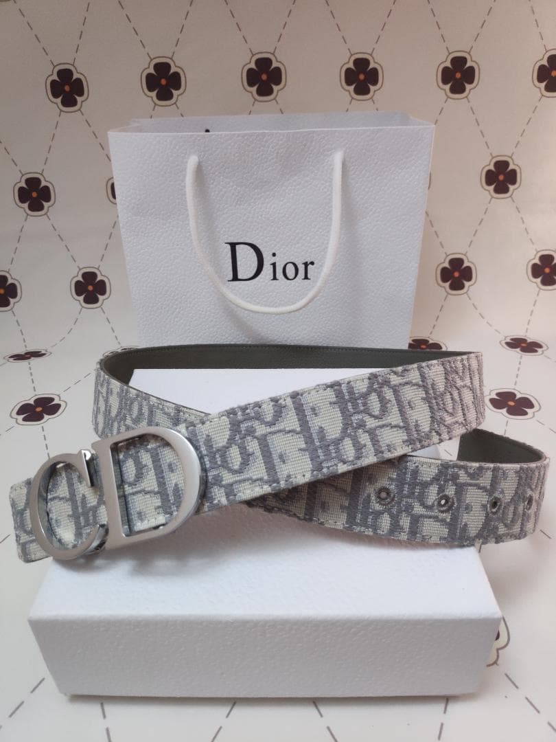 Dior⭐️レザーベルト グレー/銀色CDバックル 　クリスチャンディオール