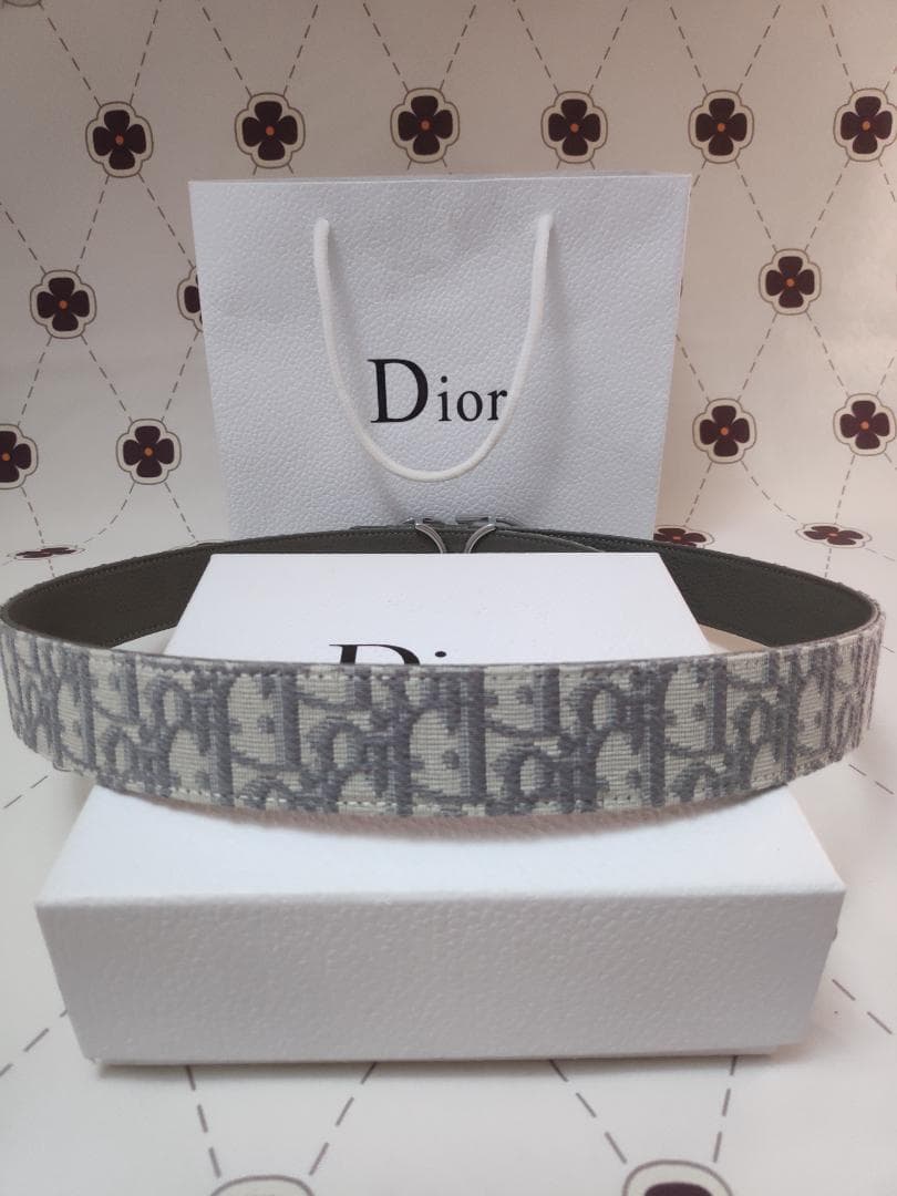 Dior⭐️レザーベルト グレー/銀色CDバックル 　クリスチャンディオール