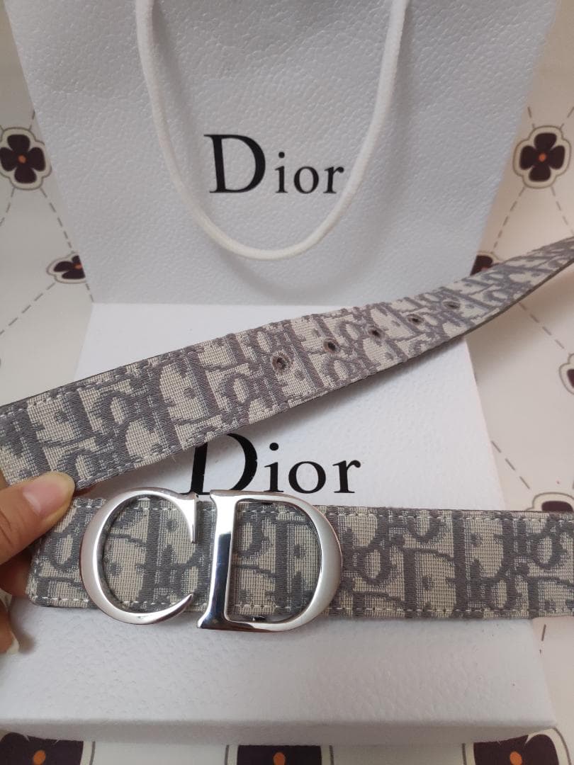 Dior⭐️レザーベルト グレー/銀色CDバックル 　クリスチャンディオール