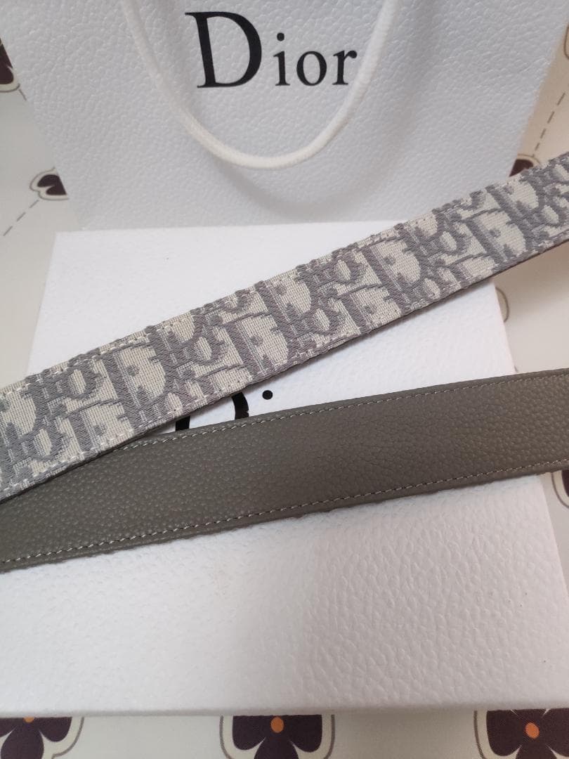 Dior⭐️レザーベルト グレー/銀色CDバックル 　クリスチャンディオール