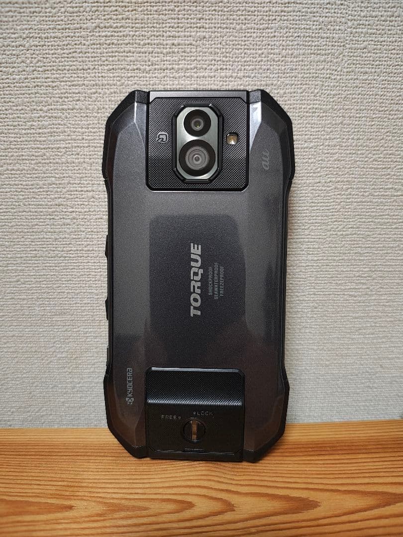 TORQUE G04 KYV46 ブラック