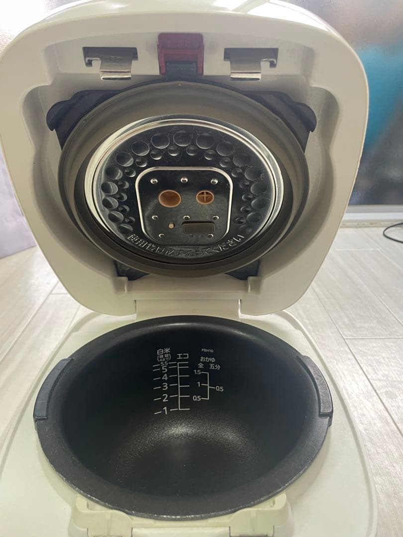 TIGER 炊飯器 JPB-H100 デジタル表示　ホワイト